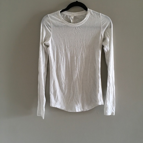 womens white long sleeve athletic shirt